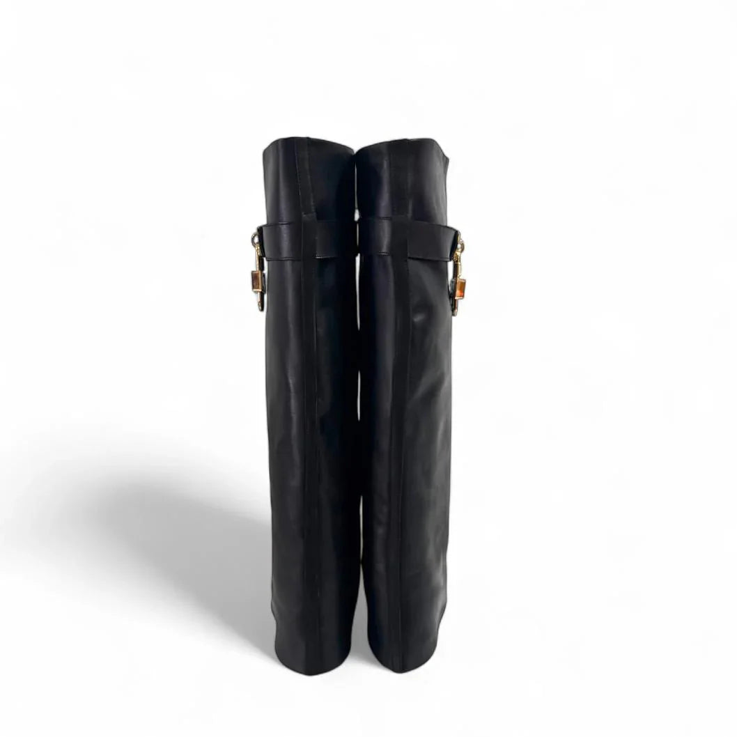 Leather boot with fold and gold charm